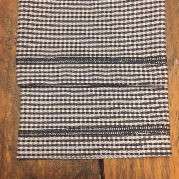 EUC Lululemon blue gingham leggings - Picture 7 of 7